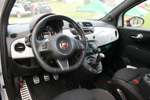 fiat 500 abarth (49) - interior