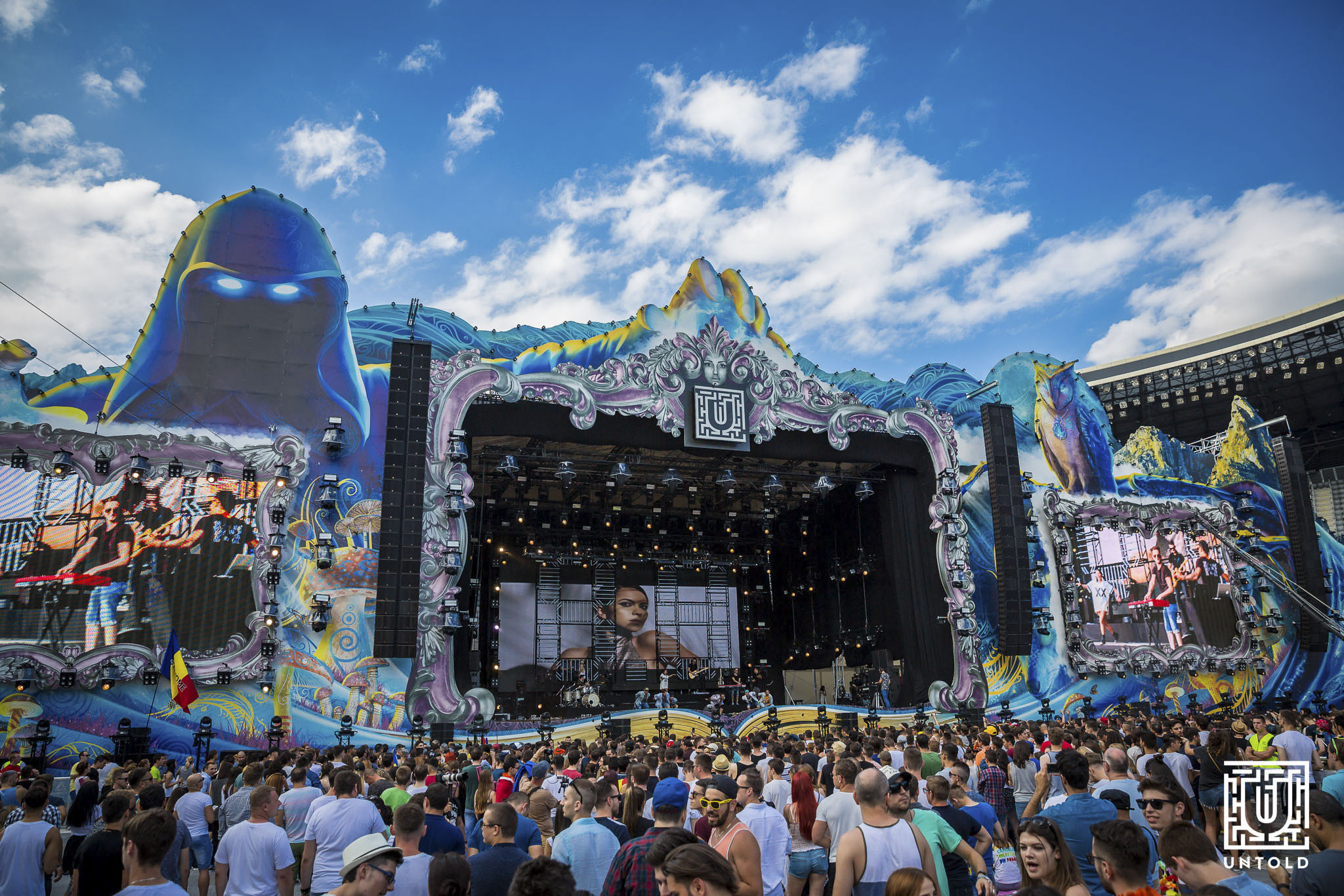 untold main stage during daylight